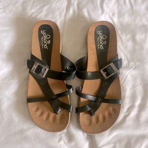 Black Yokono sandals